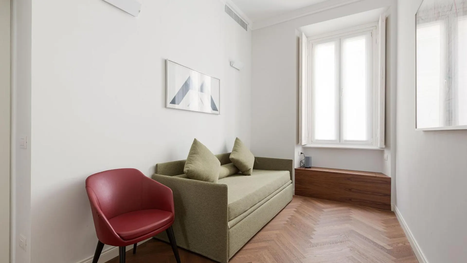Brera Apartments In San Babila Milão