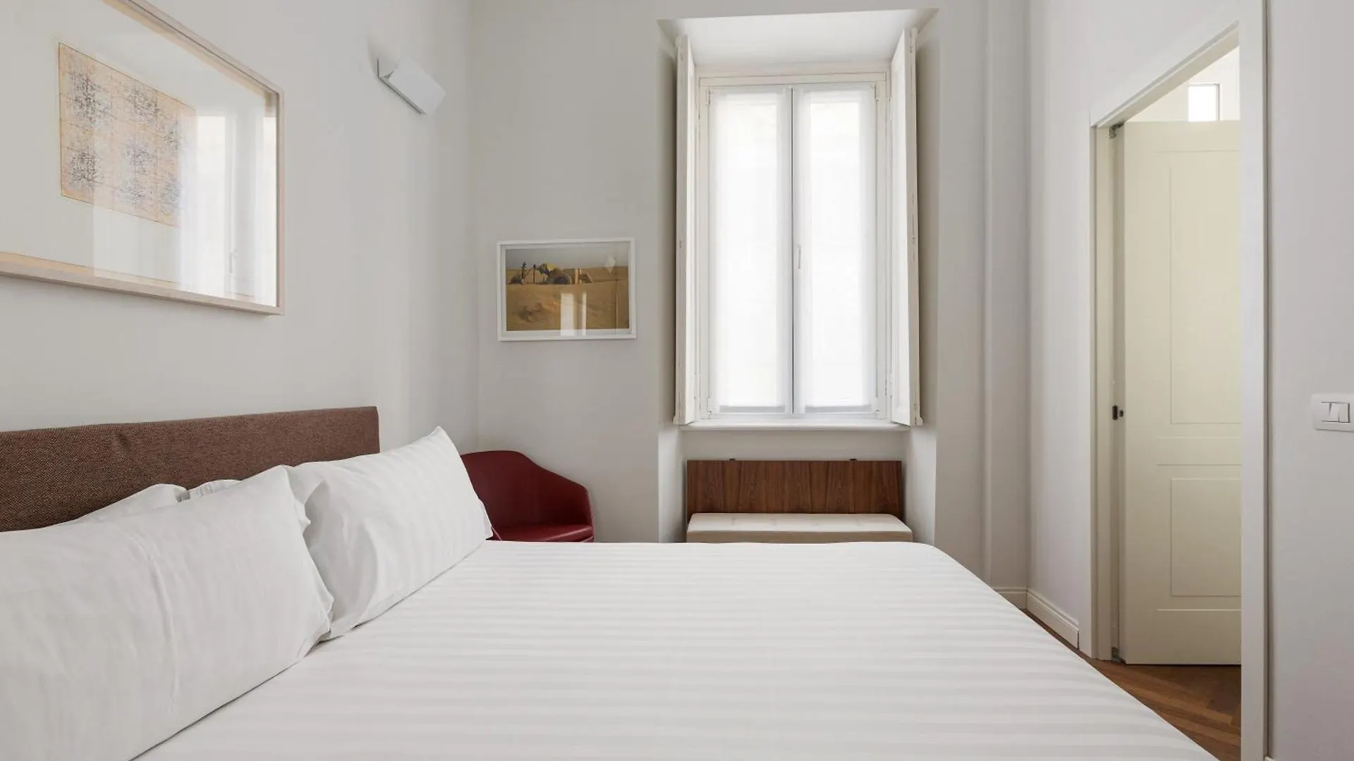Brera Apartments In San Babila Milão