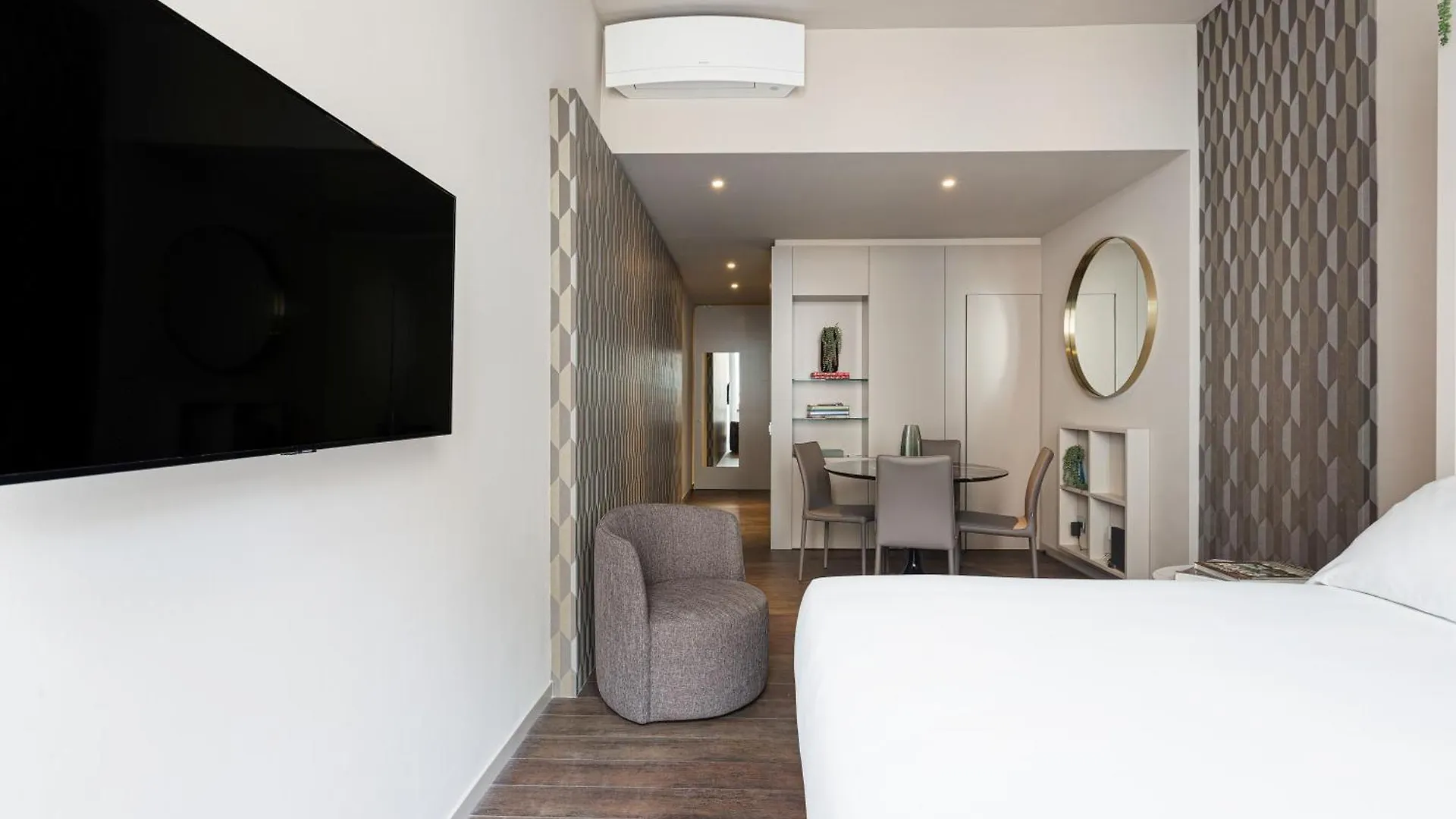 Brera Apartments In San Babila Milão 0*,