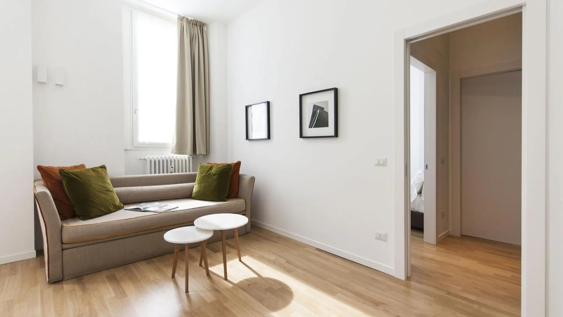 Brera Apartments In San Babila Milão