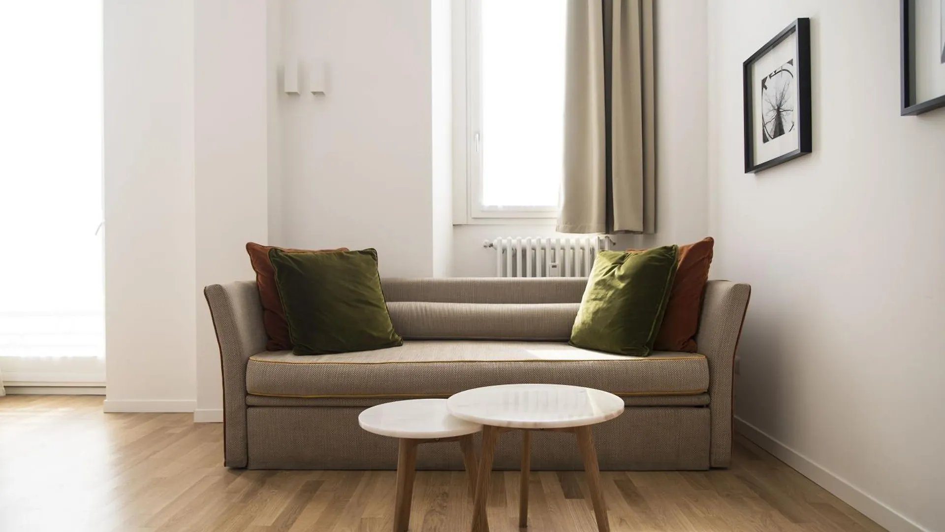 Brera Apartments In San Babila Milão