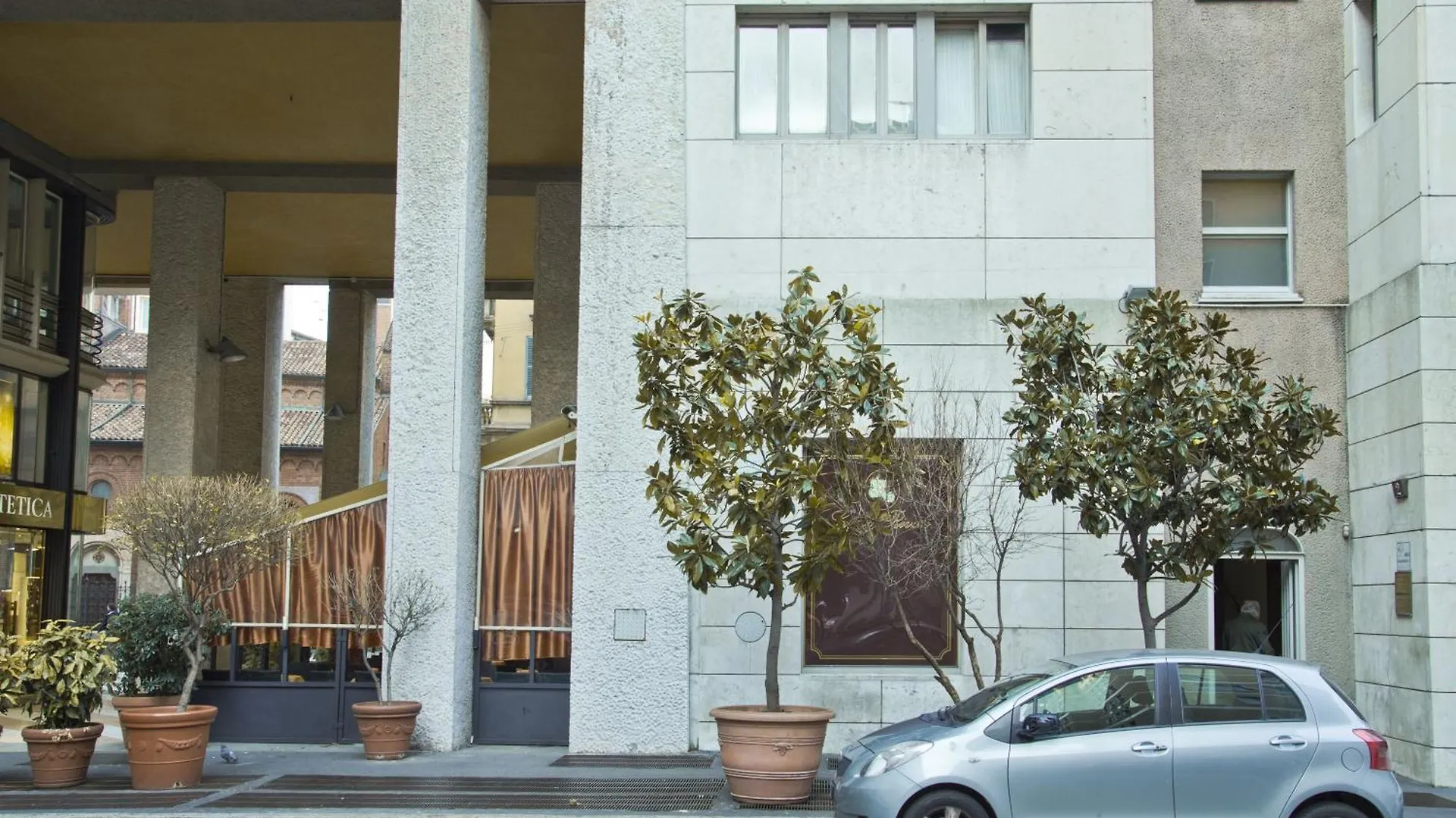 Brera Apartments In San Babila Milão